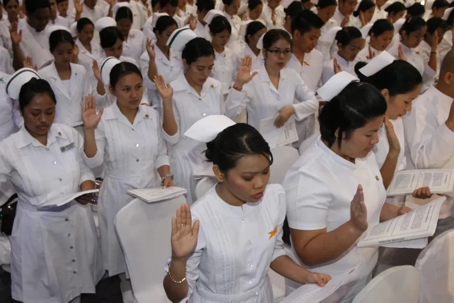 How Much Is the Salary of Nurse in Philippines?